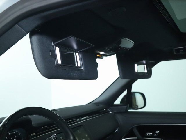 Certified 2025 Land Rover Range Rover SE image 20
