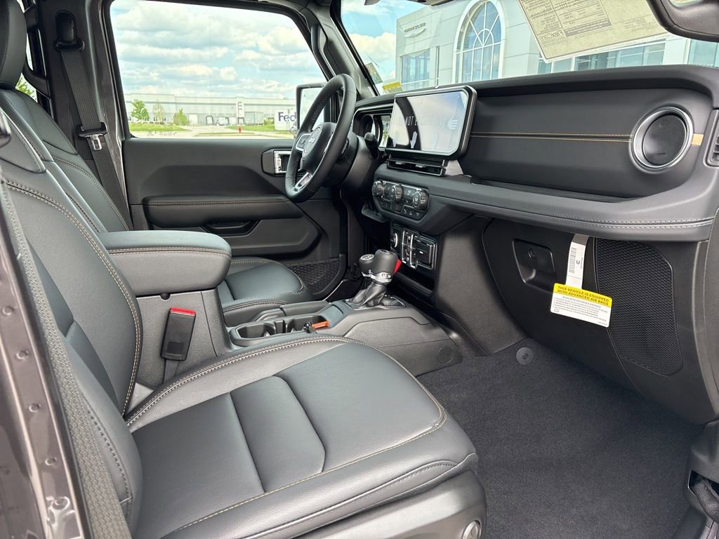New 2026 Jeep Wrangler Unlimited Sahara AWD/4WD image 14