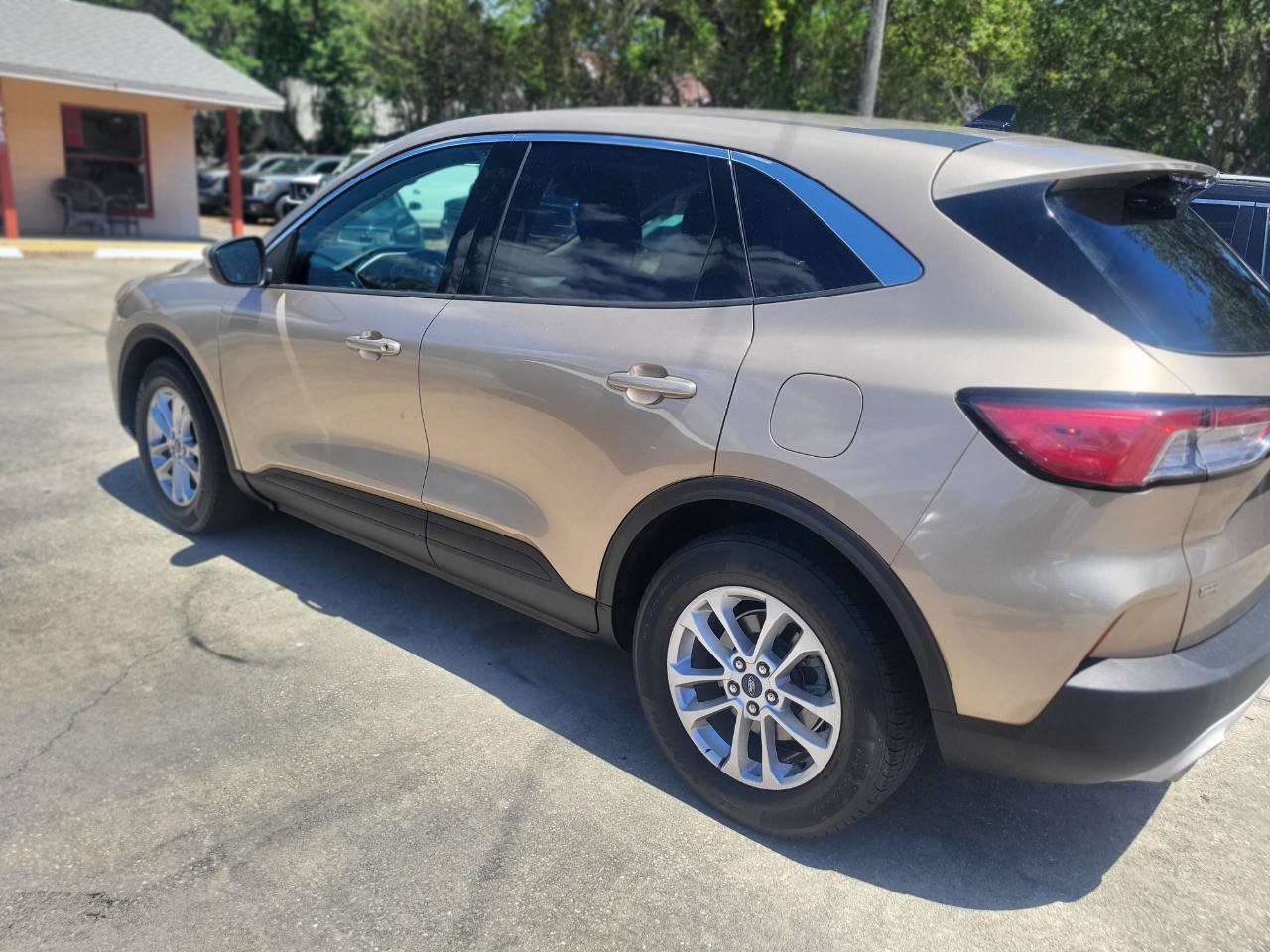 Used 2020 Ford Escape SE FWD image 35