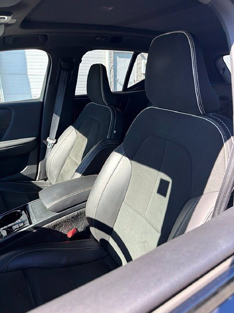 Used 2022 Volvo XC40 T5 R-Design AWD/4WD image 18
