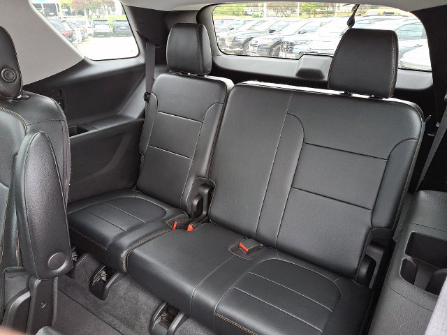 Used 2018 Chevrolet Traverse Premier w/ Redline Edition AWD/4WD image 24