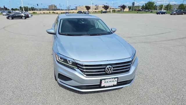 Used 2021 Volkswagen Passat 2.0T SE FWD image 4