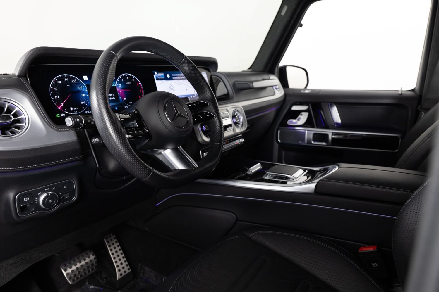 Used 2025 Mercedes-Benz G 550 w/ Exclusive Interior Package image 12