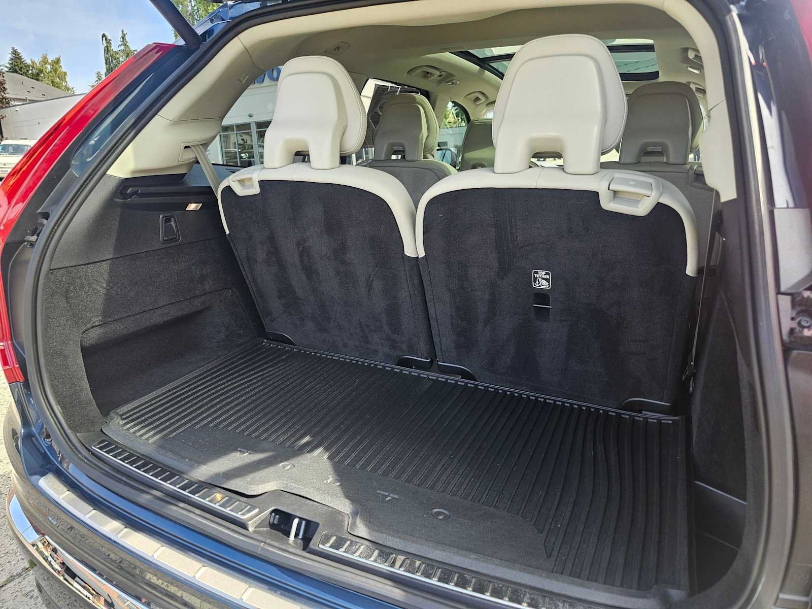 Used 2025 Volvo XC90 B6 Ultra w/ Protection Package Premier AWD/4WD image 16