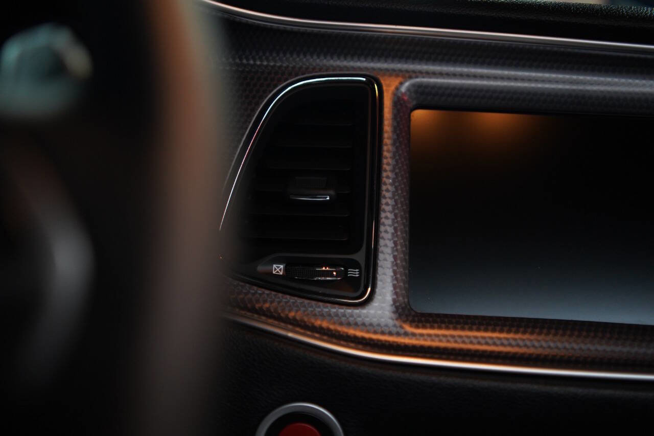 Used 2015 Dodge Challenger SRT Hellcat image 87