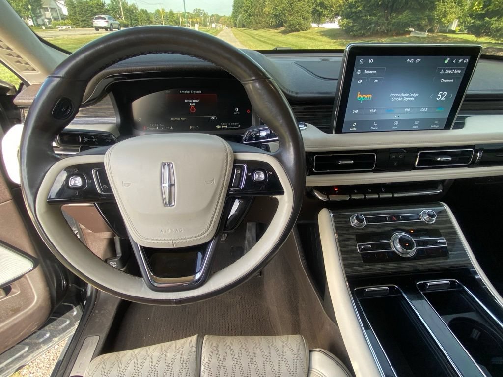 Used 2022 Lincoln Aviator Black Label AWD/4WD image 10