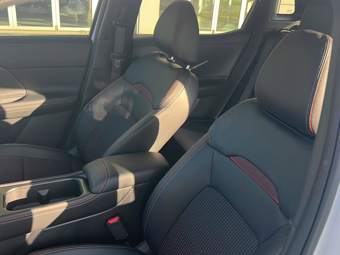 Used 2026 Nissan Kicks SR image 27