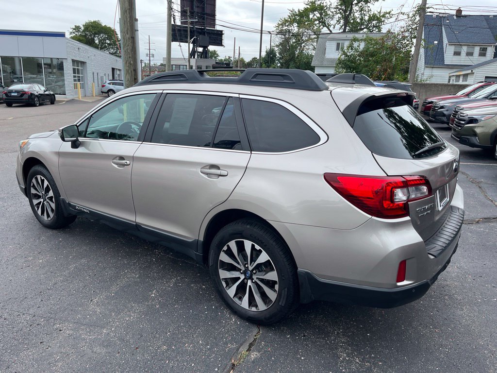 Used 2017 Subaru Outback 2.5i Limited AWD/4WD image 6