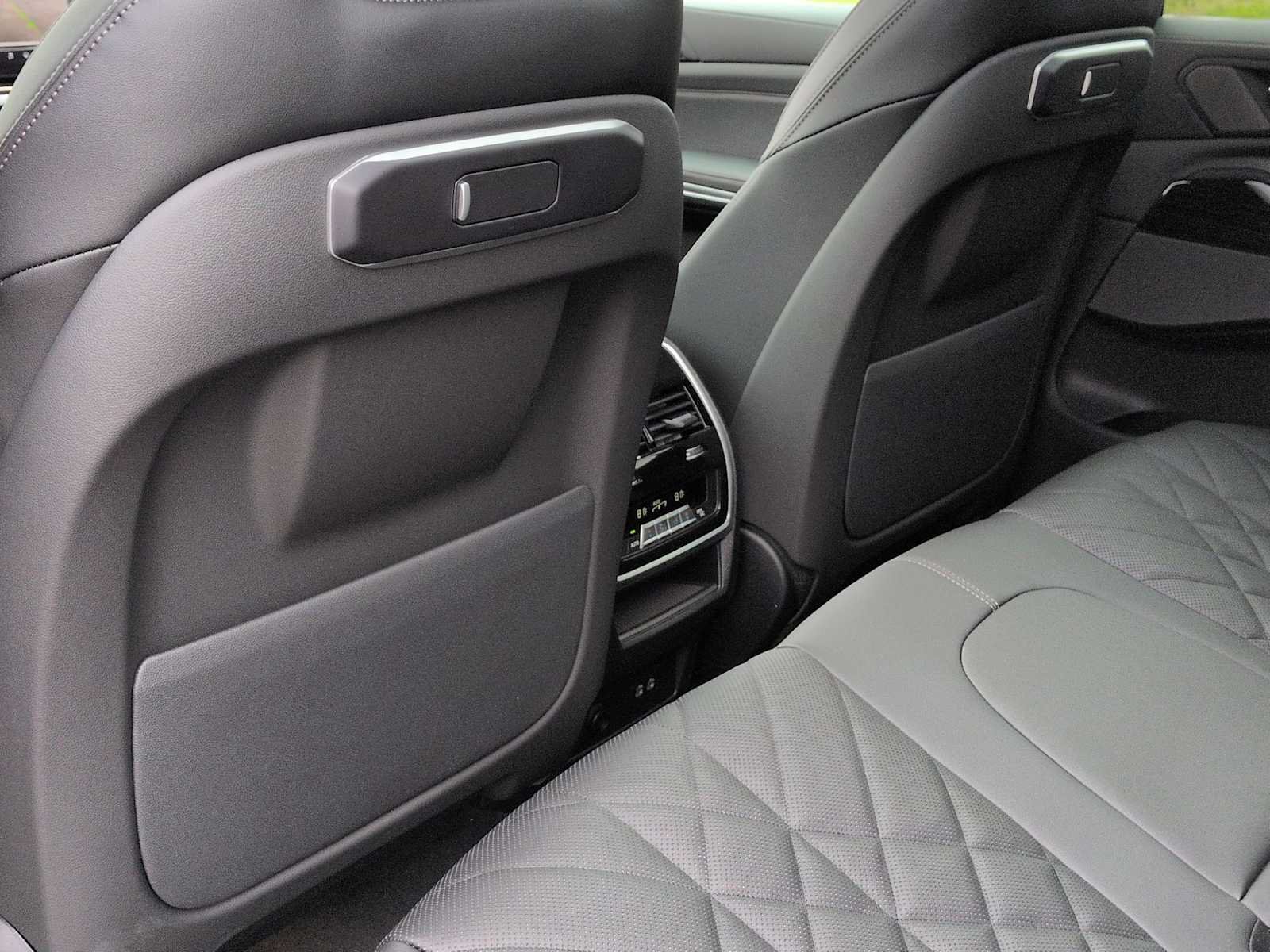 New 2026 BMW X5 xDrive40i w/ Premium Package AWD/4WD image 18