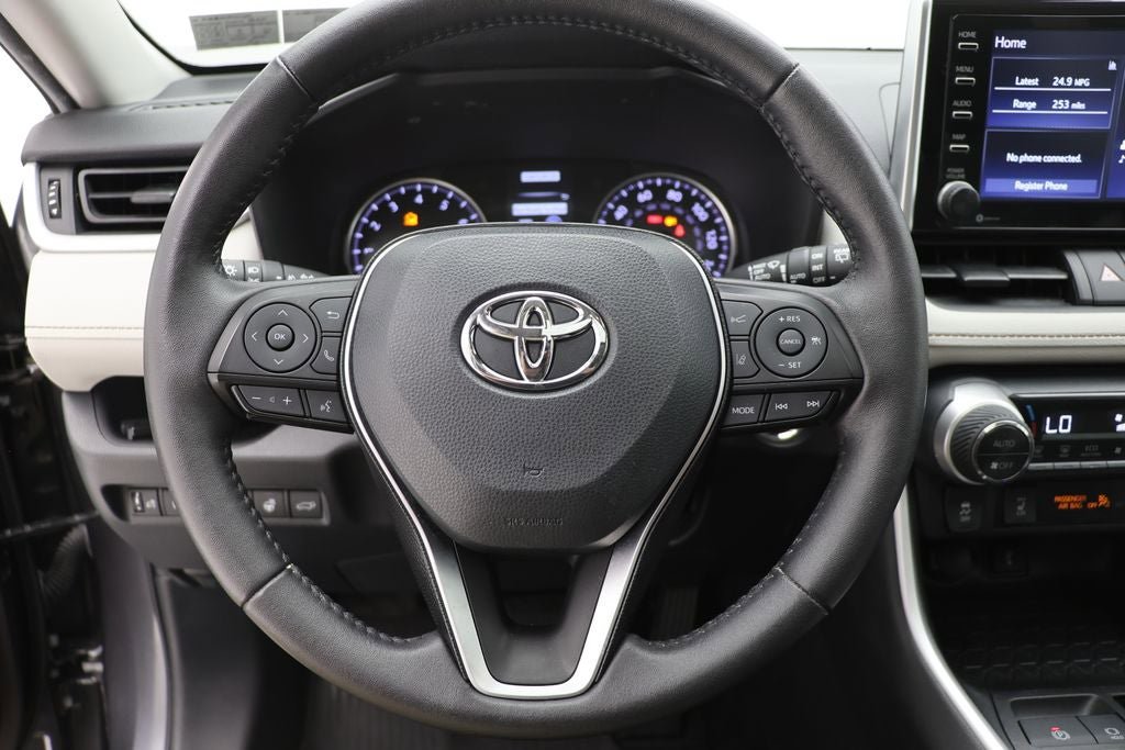 Used 2021 Toyota RAV4 XLE w/ Convenience Package image 17