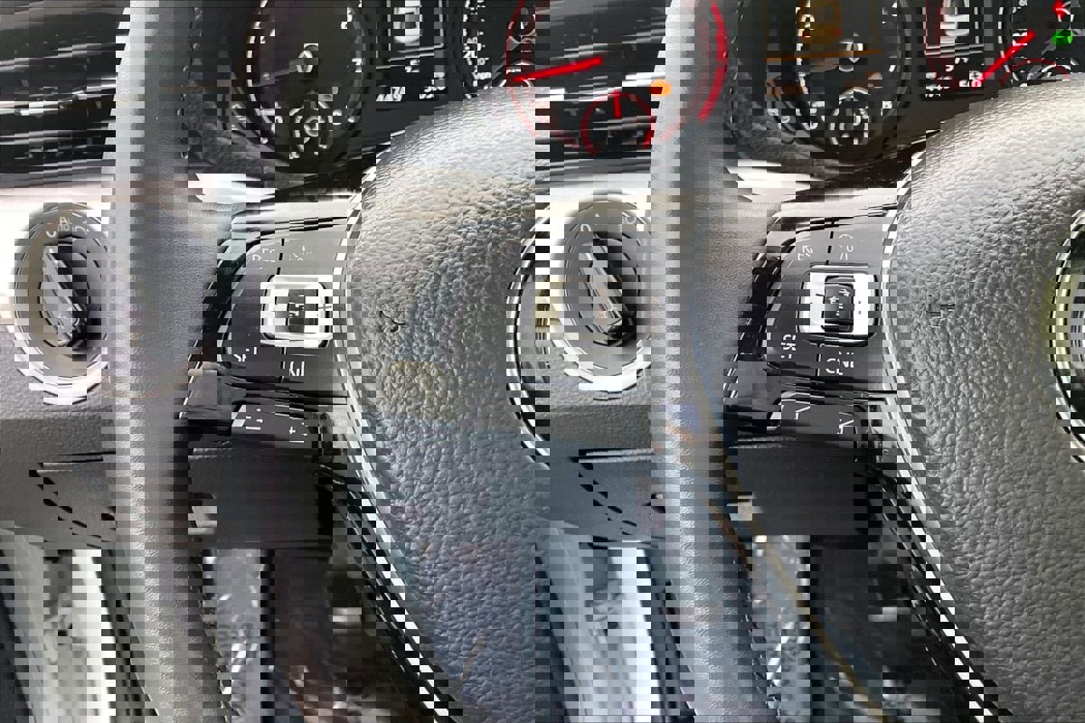 Used 2022 Volkswagen Passat 2.0T SE image 15