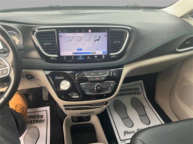 Used 2021 Chrysler Pacifica Touring-L w/ Uconnect Theater Family Group image 11