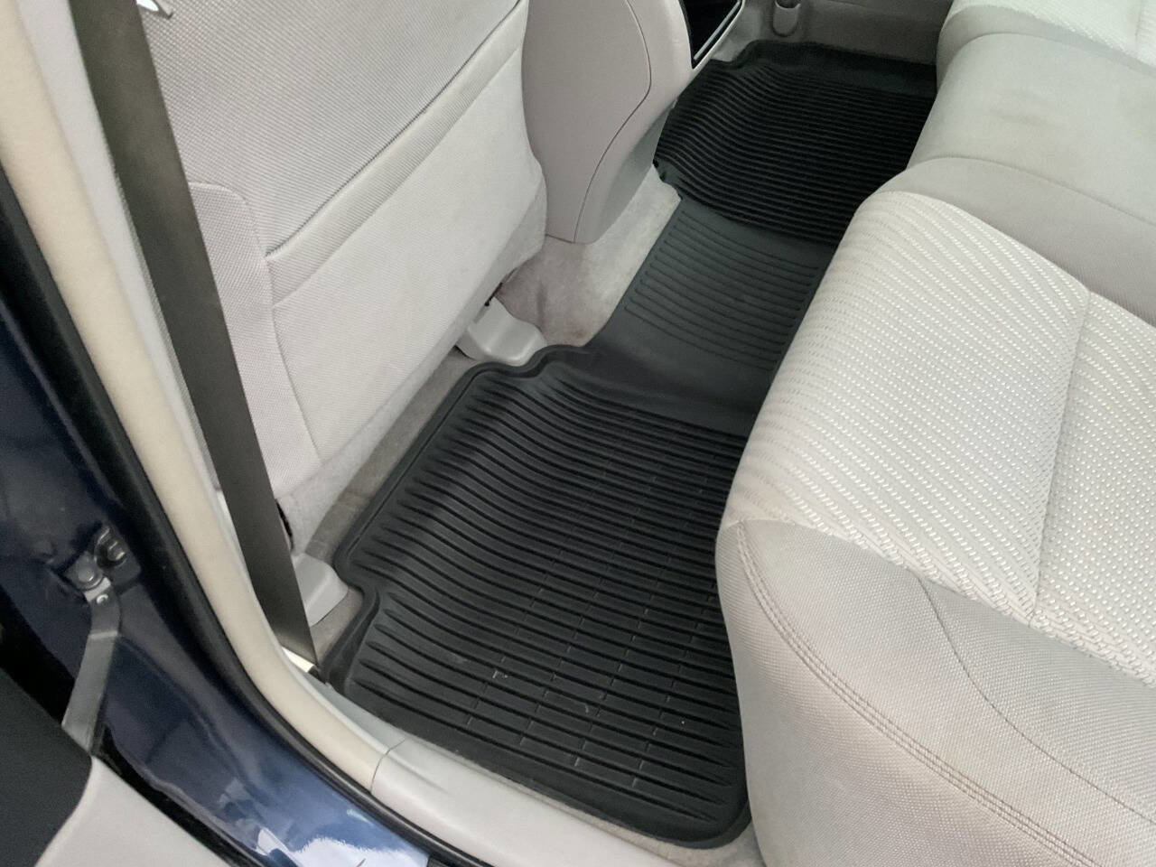 Used 2016 Toyota Camry LE image 27