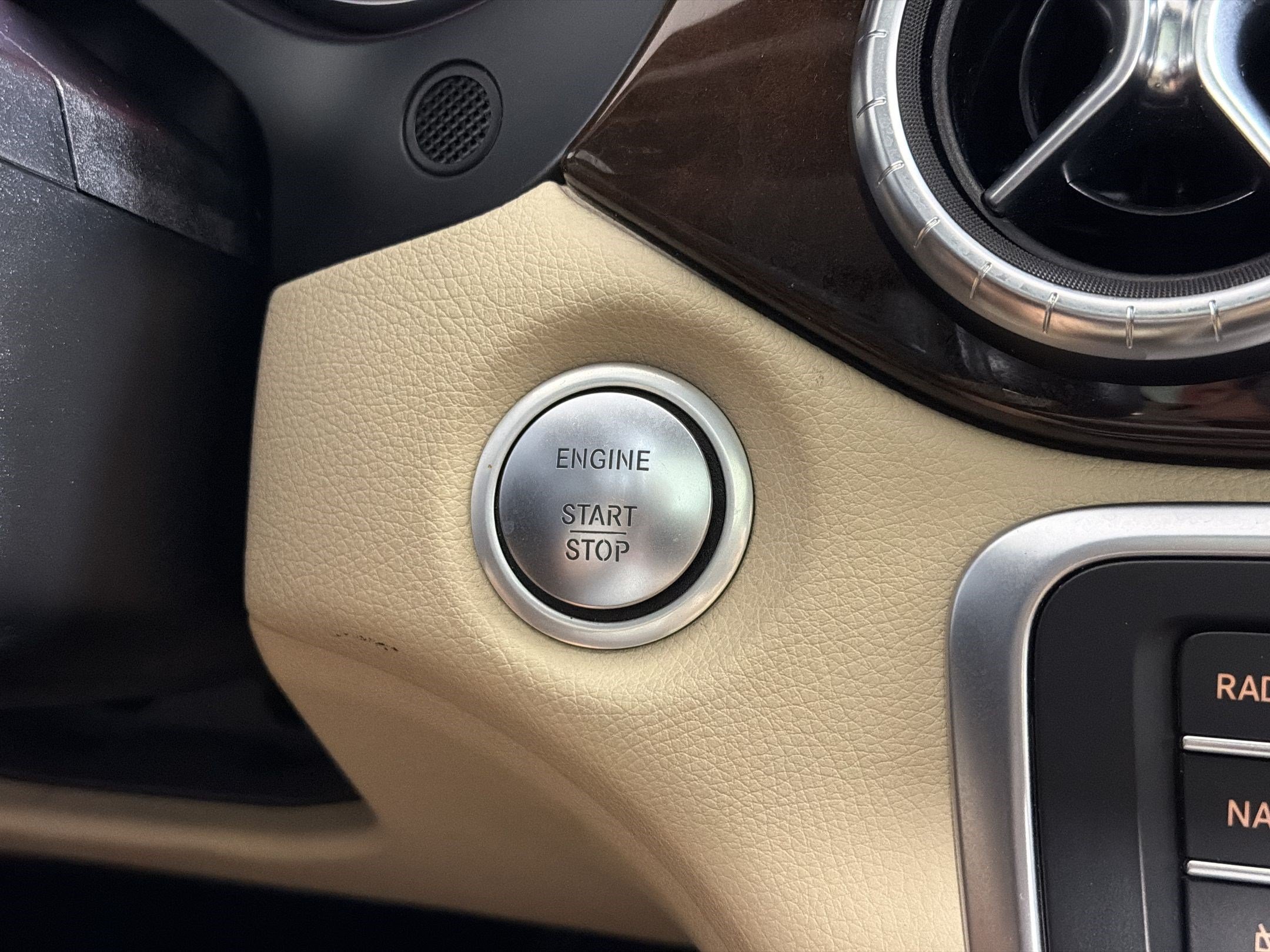 Used 2015 Mercedes-Benz CLA 250 4MATIC image 17