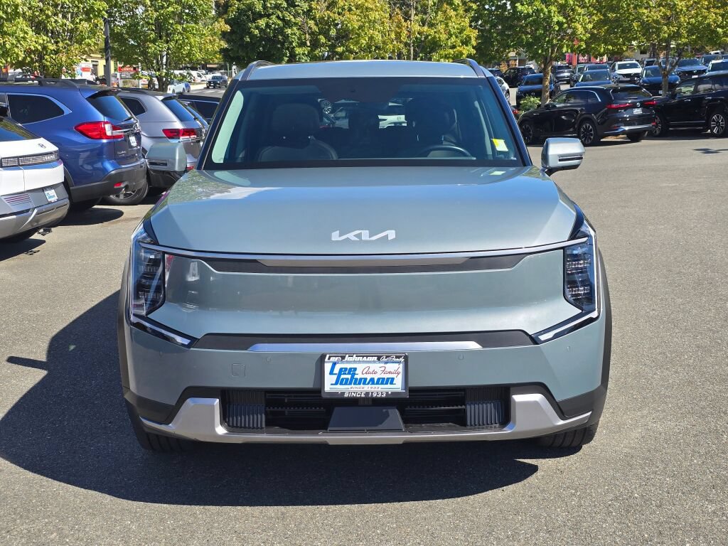 Certified 2024 Kia EV9 Wind AWD/4WD image 2