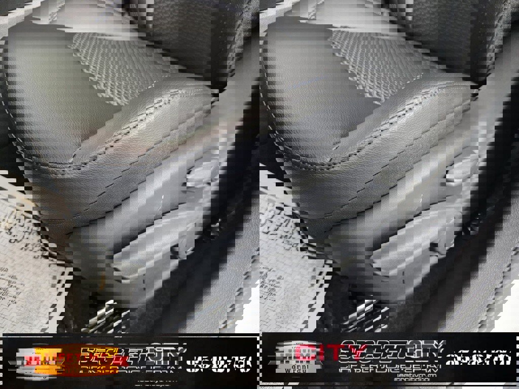 New 2026 Jeep Compass Latitude image 13