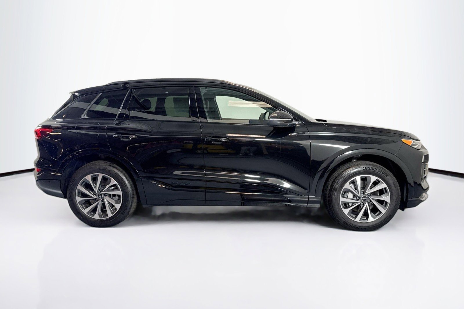New 2025 Audi Q6 e-tron Premium image 4