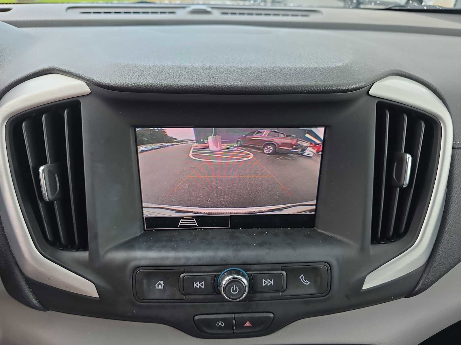 Used 2023 GMC Terrain SLE w/ Driver Convenience Package image 13