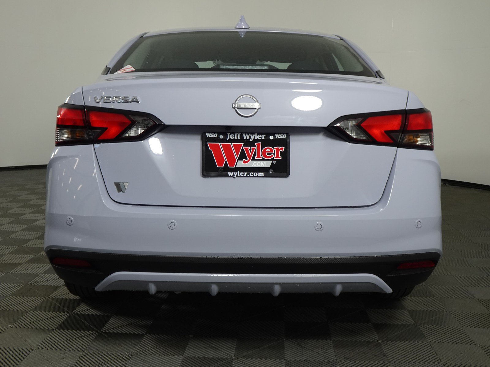 New 2025 Nissan Versa SV w/ Trunk Package FWD image 18