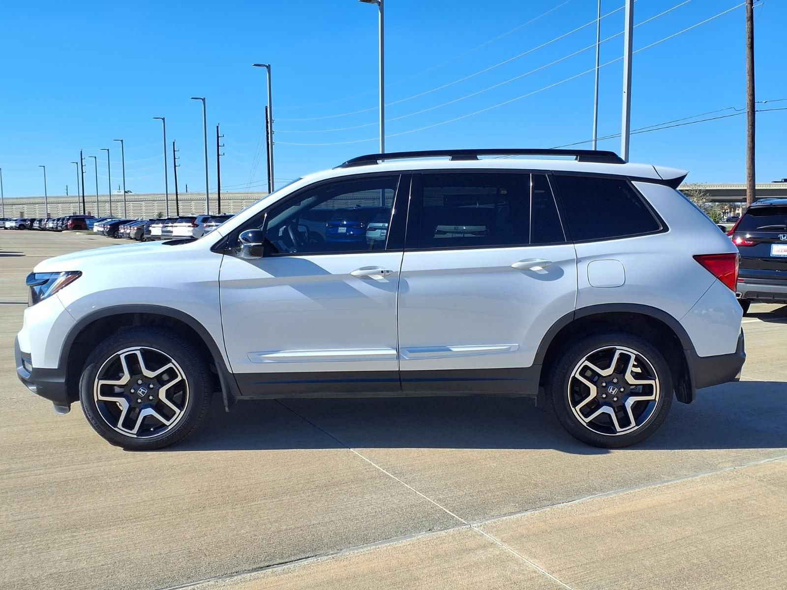 Used 2023 Honda Passport Elite image 3