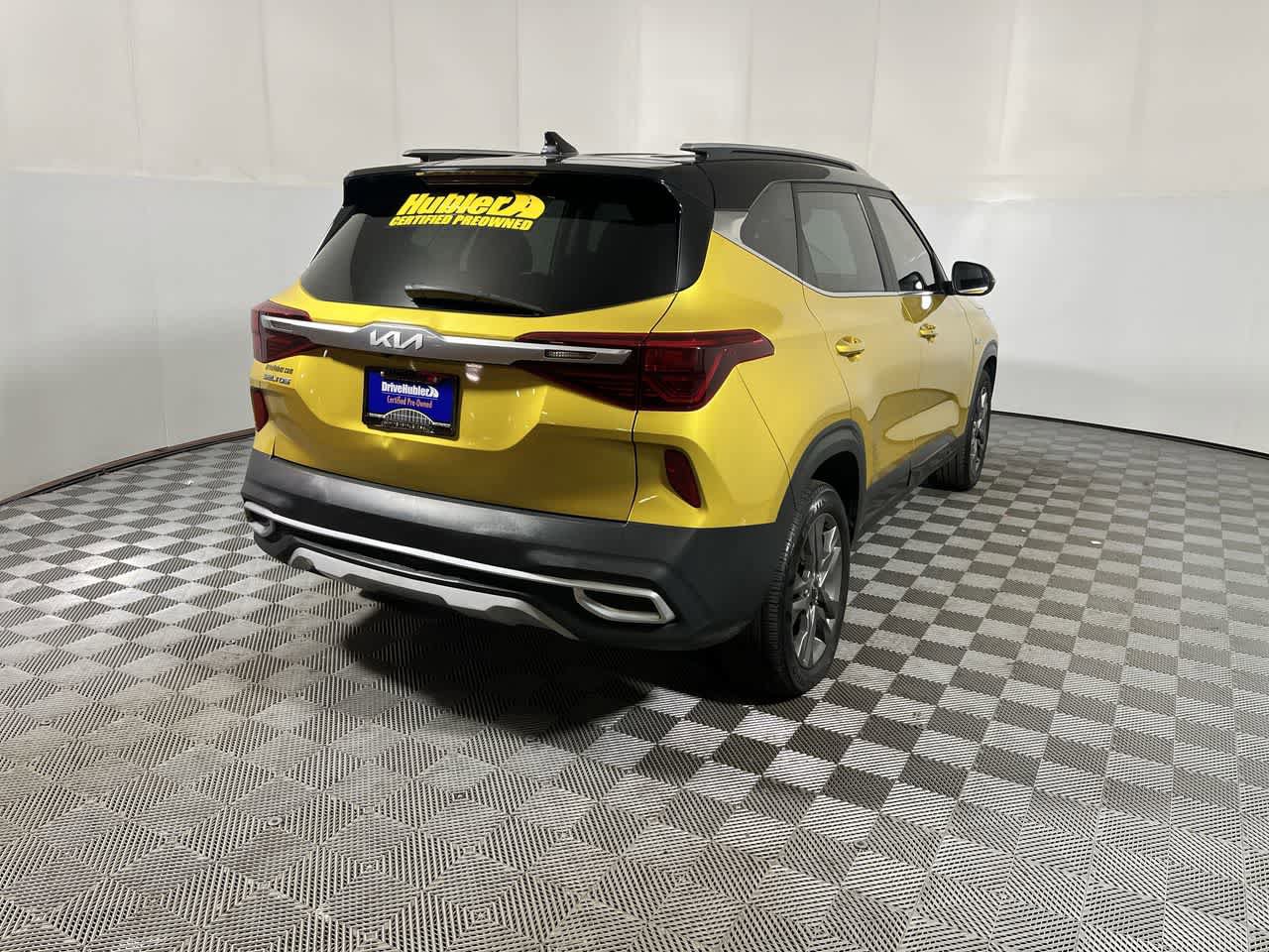 Used 2023 Kia Seltos S w/ Navigation Package image 8