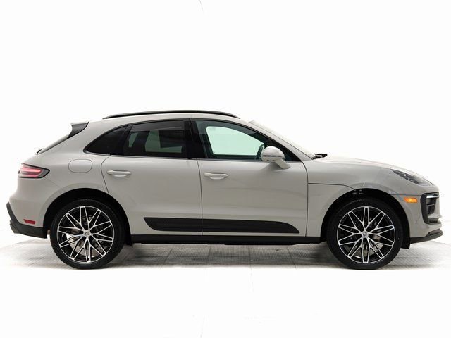 Certified 2025 Porsche Macan image 34