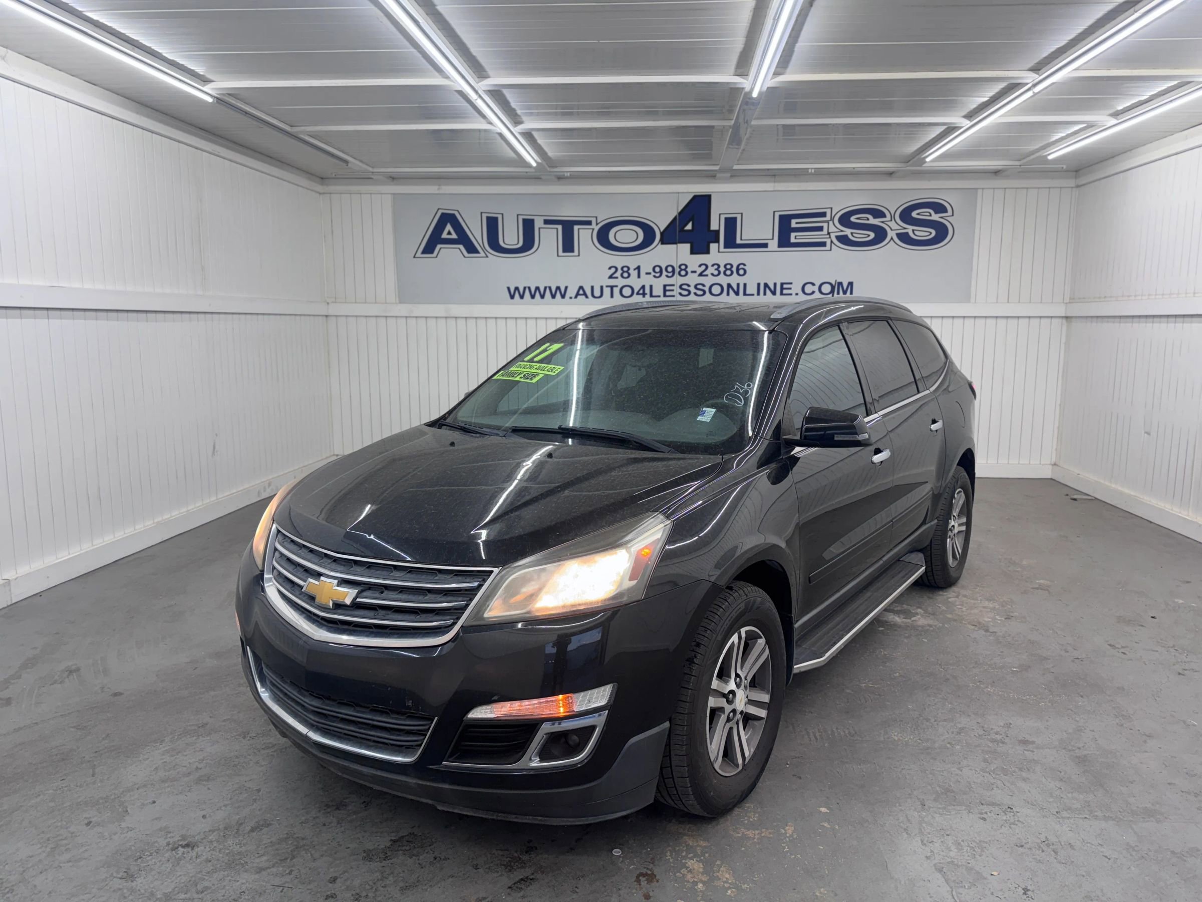 Used 2017 Chevrolet Traverse LT image 1