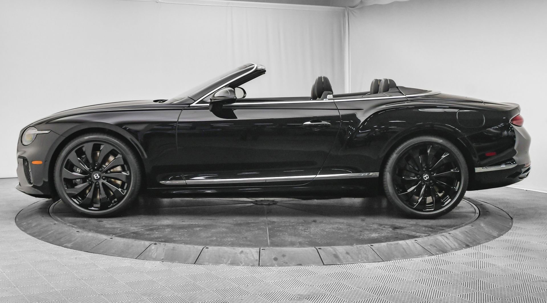 New 2026 Bentley Continental GTC AWD/4WD image 9