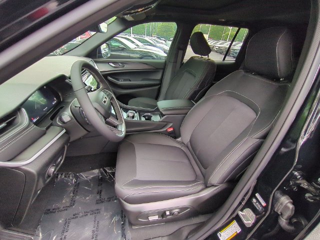 New 2026 Jeep Grand Cherokee Laredo X AWD/4WD image 16