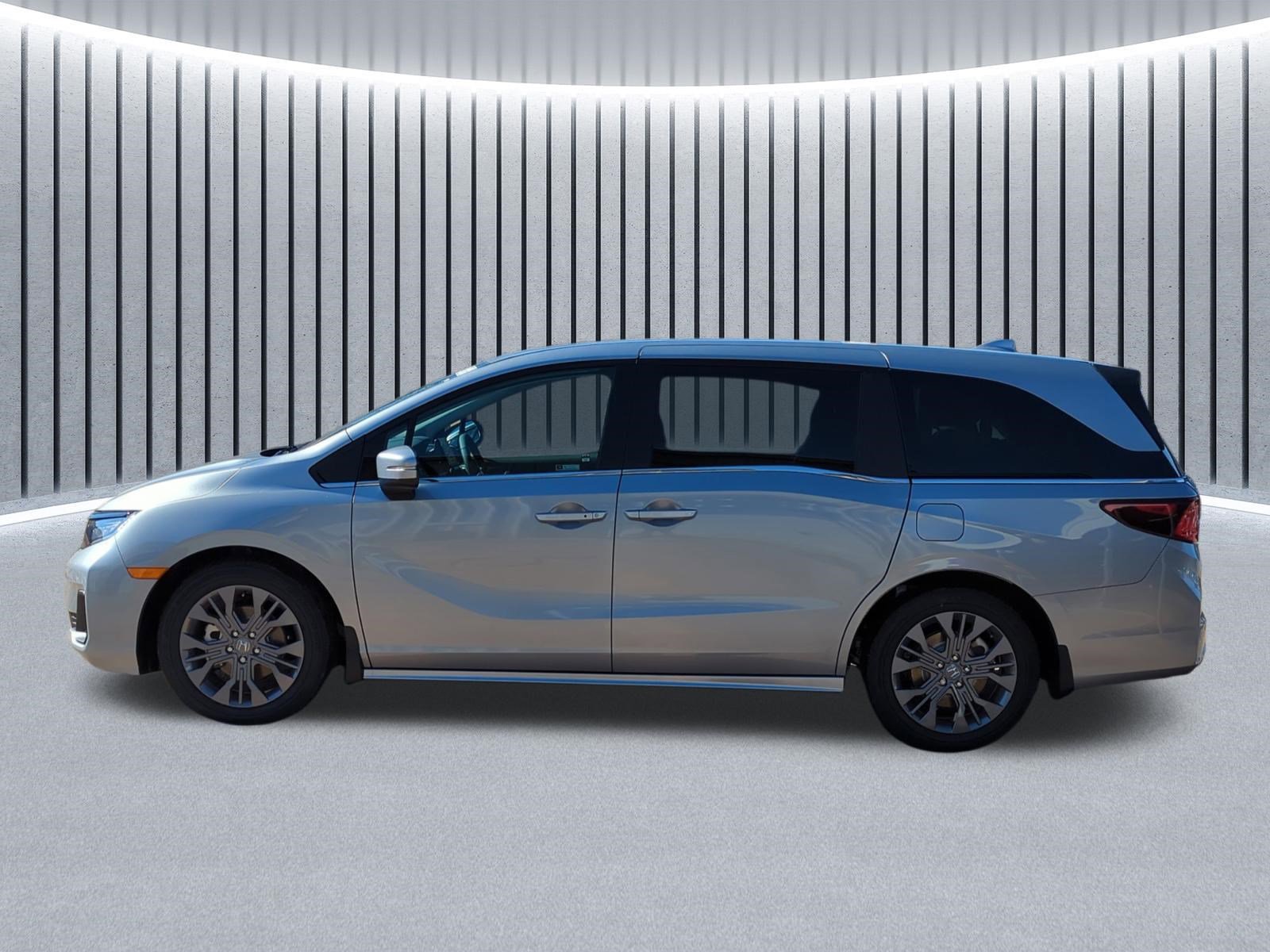 New 2026 Honda Odyssey Touring image 8