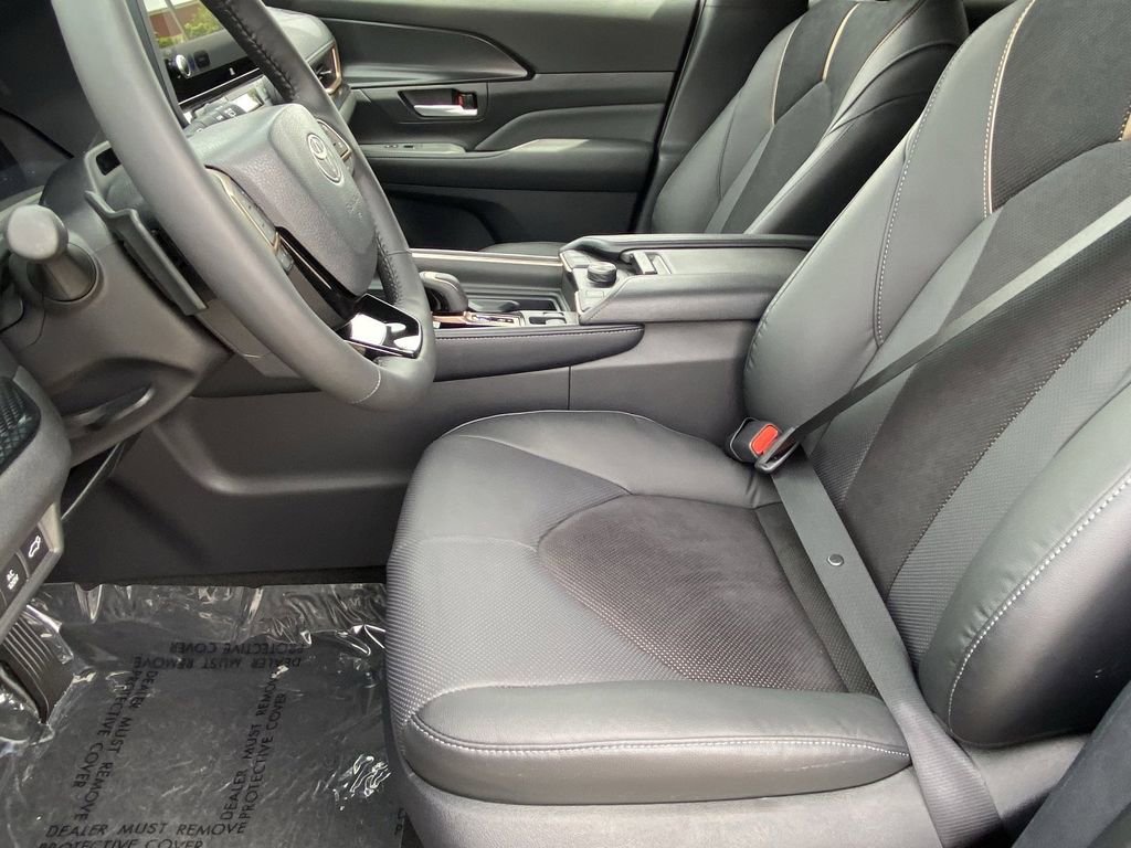 Certified 2026 Toyota Grand Highlander AWD Hybrid image 24