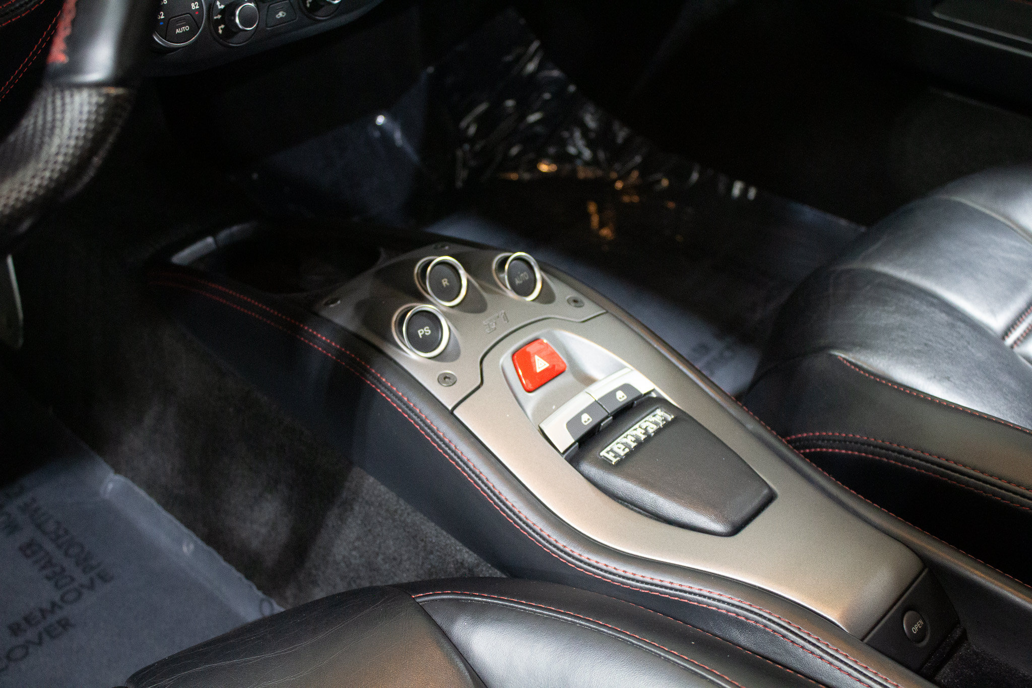 Used 2014 Ferrari 458 Italia Coupe RWD image 26