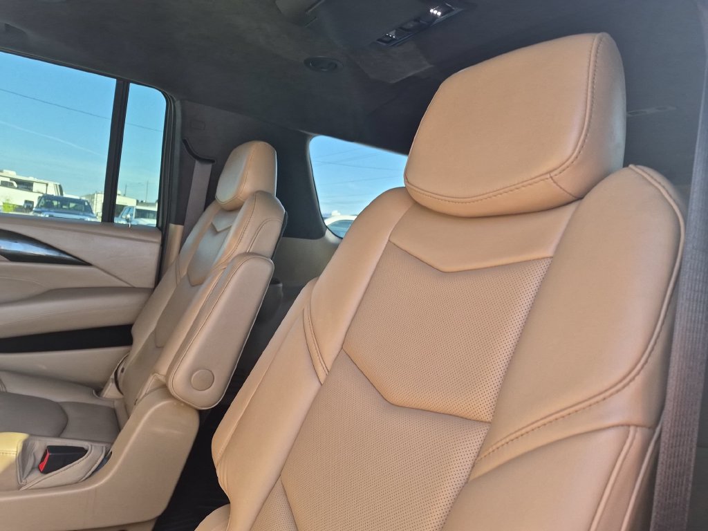 Used 2020 Cadillac Escalade ESV Platinum AWD/4WD image 26