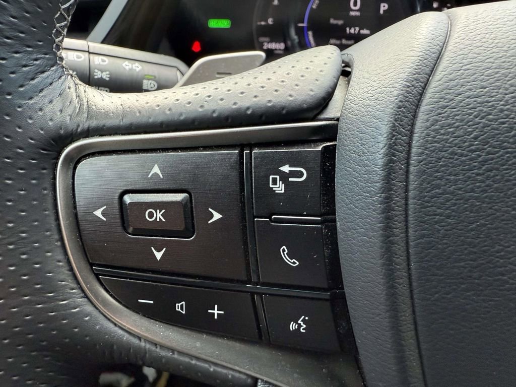 Used 2024 Lexus ES 300h F Sport w/ Accessory Package (Z2) image 22