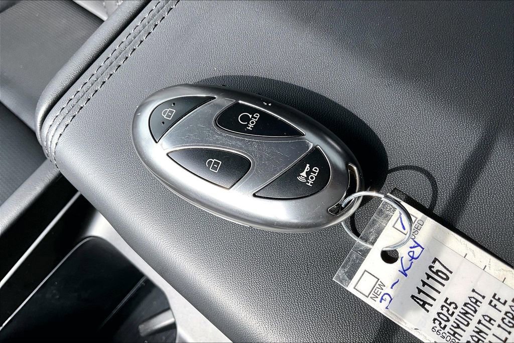 Used 2025 Hyundai Santa Fe Calligraphy AWD/4WD image 27