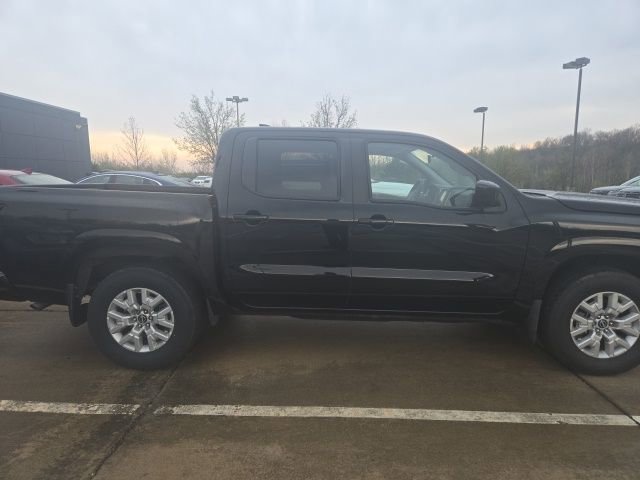 Used 2022 Nissan Frontier SV image 3