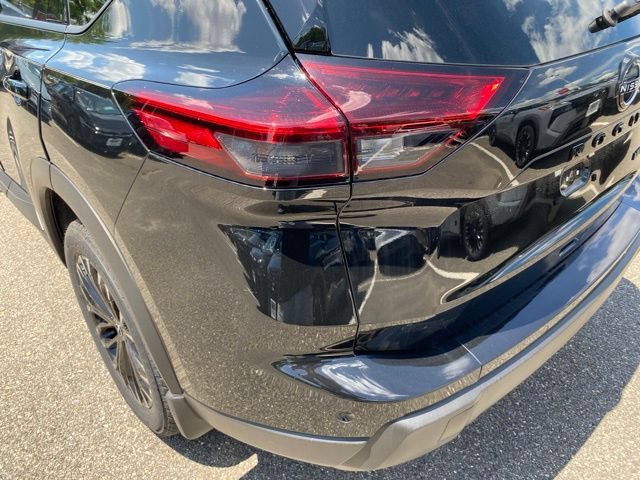 New 2026 Nissan Rogue Dark Armor AWD/4WD image 9