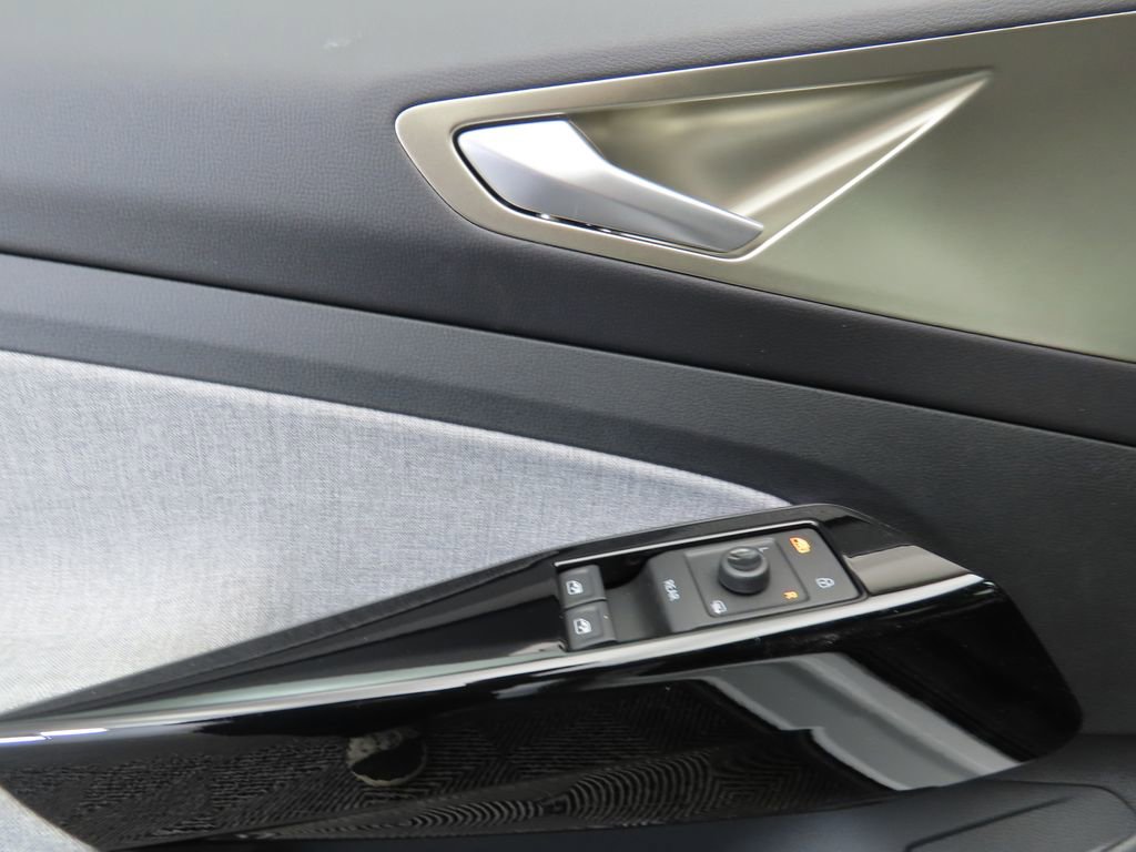 New 2026 Volkswagen ID.4 Pro image 21