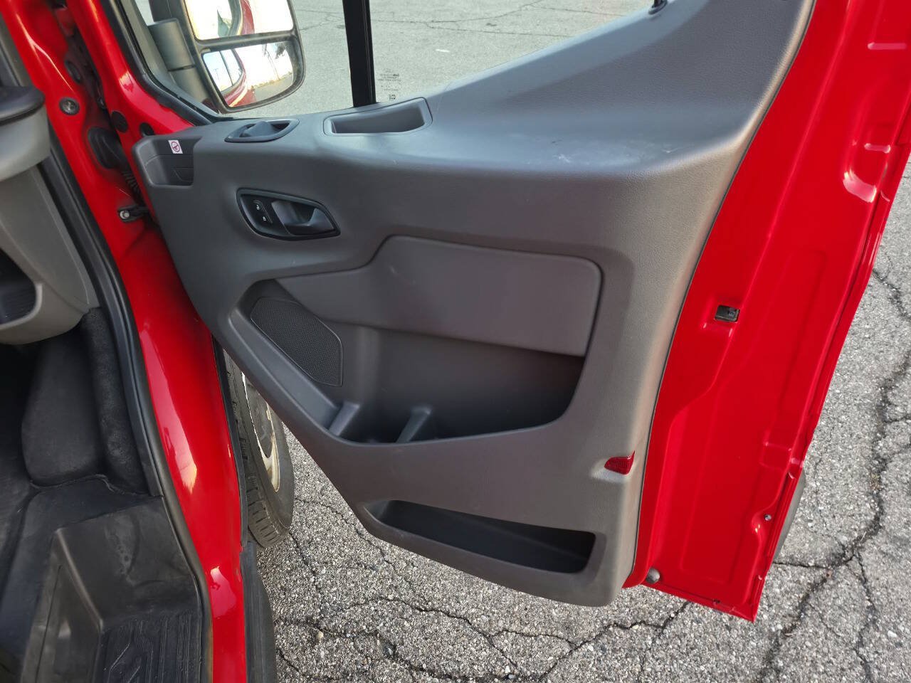 Used 2020 Ford Transit 150 XL RWD image 23