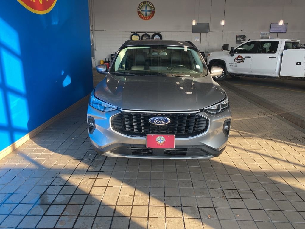Used 2024 Ford Escape Platinum image 17