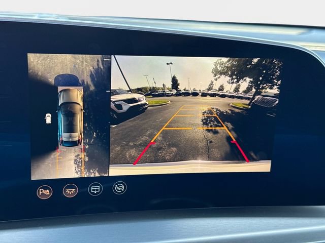 Certified 2024 Cadillac Lyriq Luxury AWD/4WD image 20