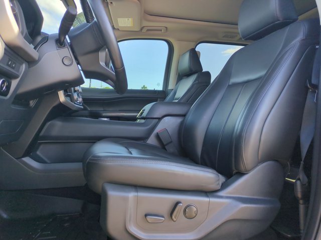 Used 2023 Ford Expedition XLT RWD image 16