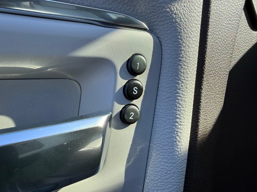 New 2026 RAM 3500 Laramie AWD/4WD image 13