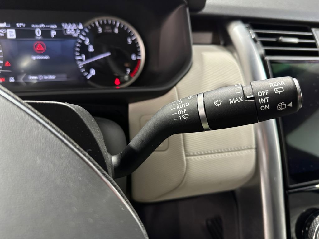 Used 2023 Land Rover Discovery S R-Dynamic image 18