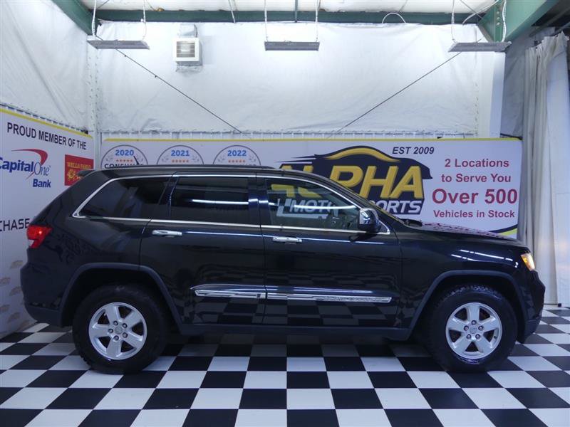 Used 2013 Jeep Grand Cherokee Laredo AWD/4WD image 24