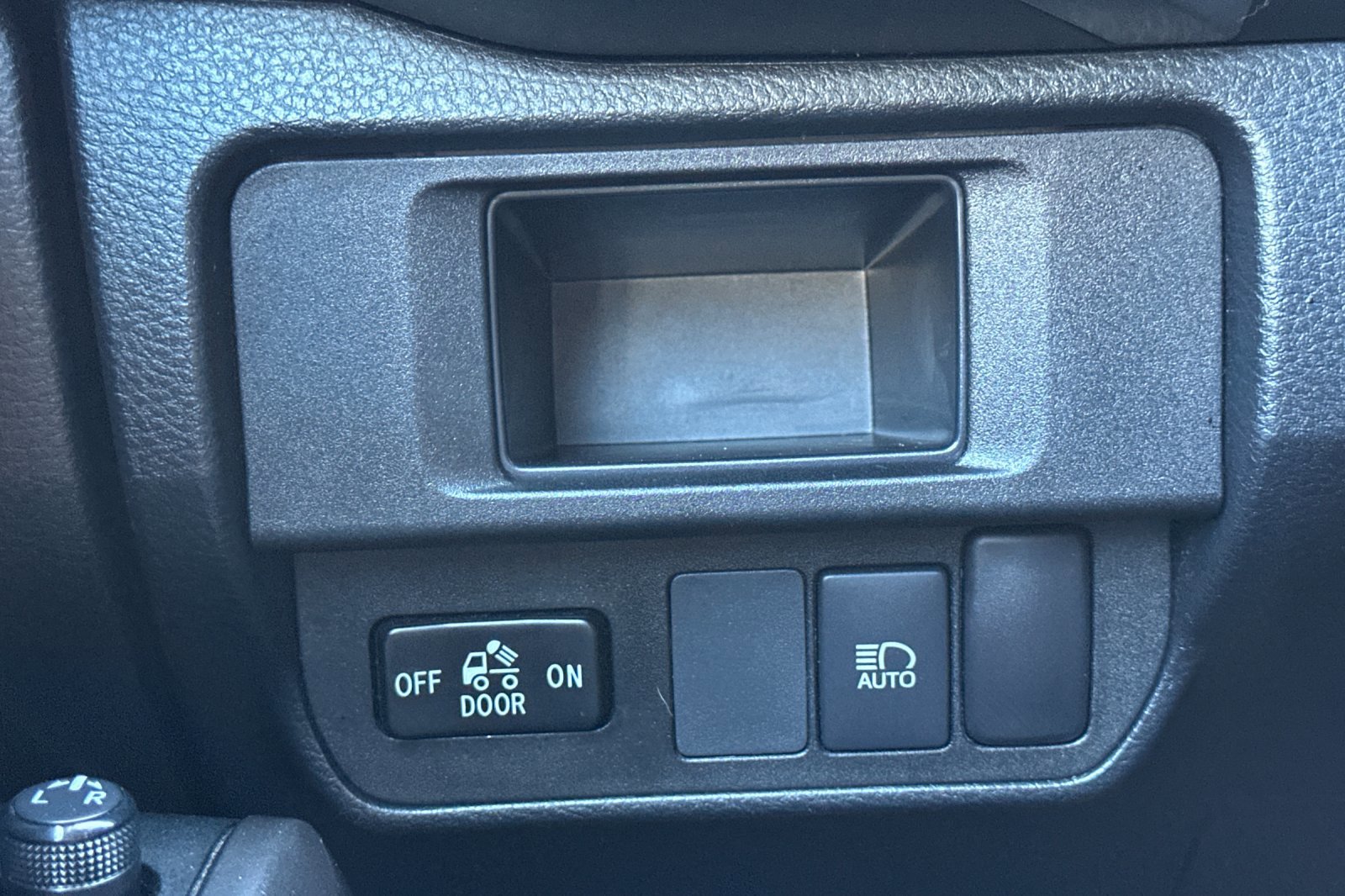 Used 2019 Toyota Tacoma SR5 image 38