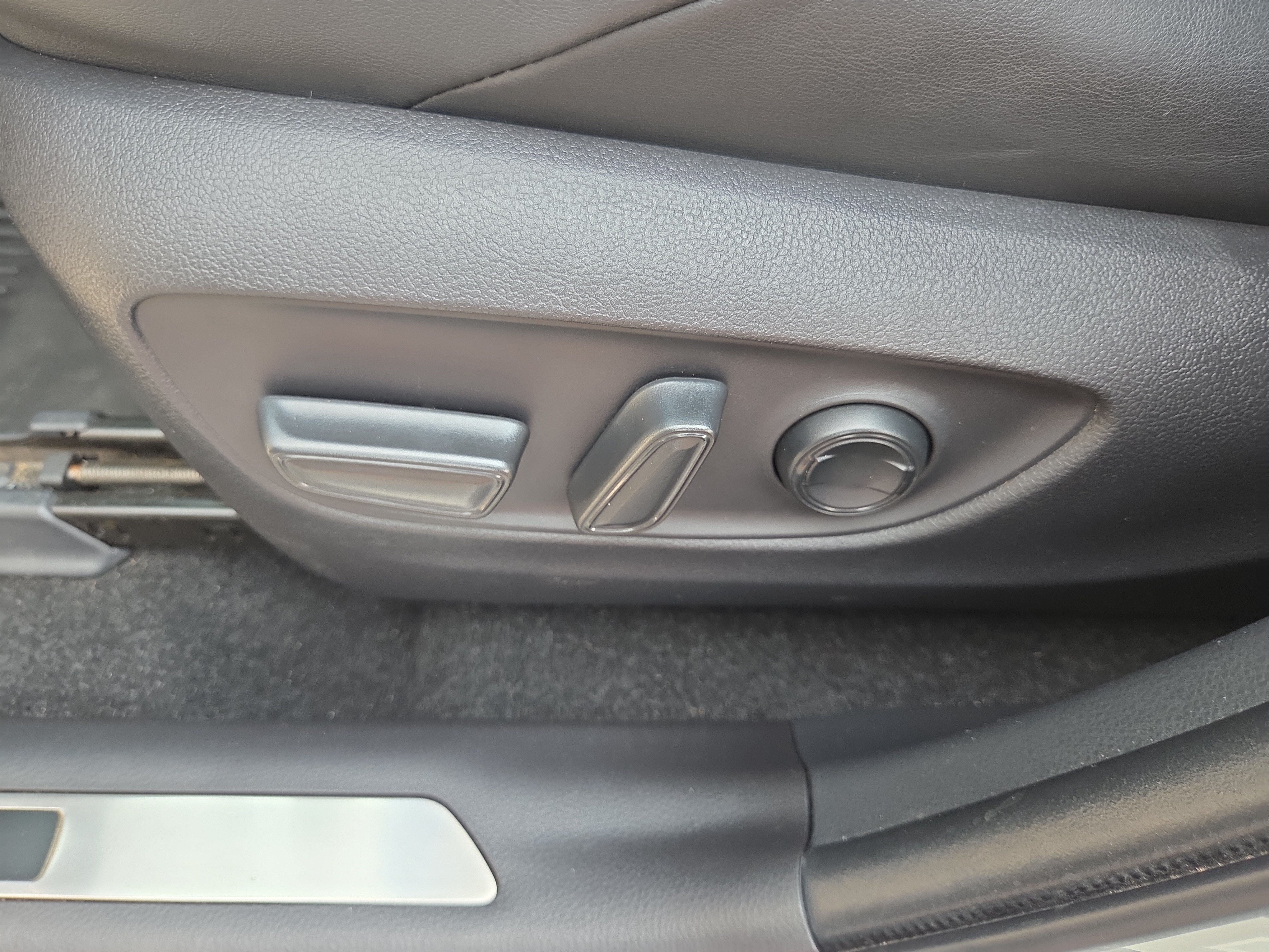 Certified 2022 Toyota Venza XLE AWD/4WD image 29