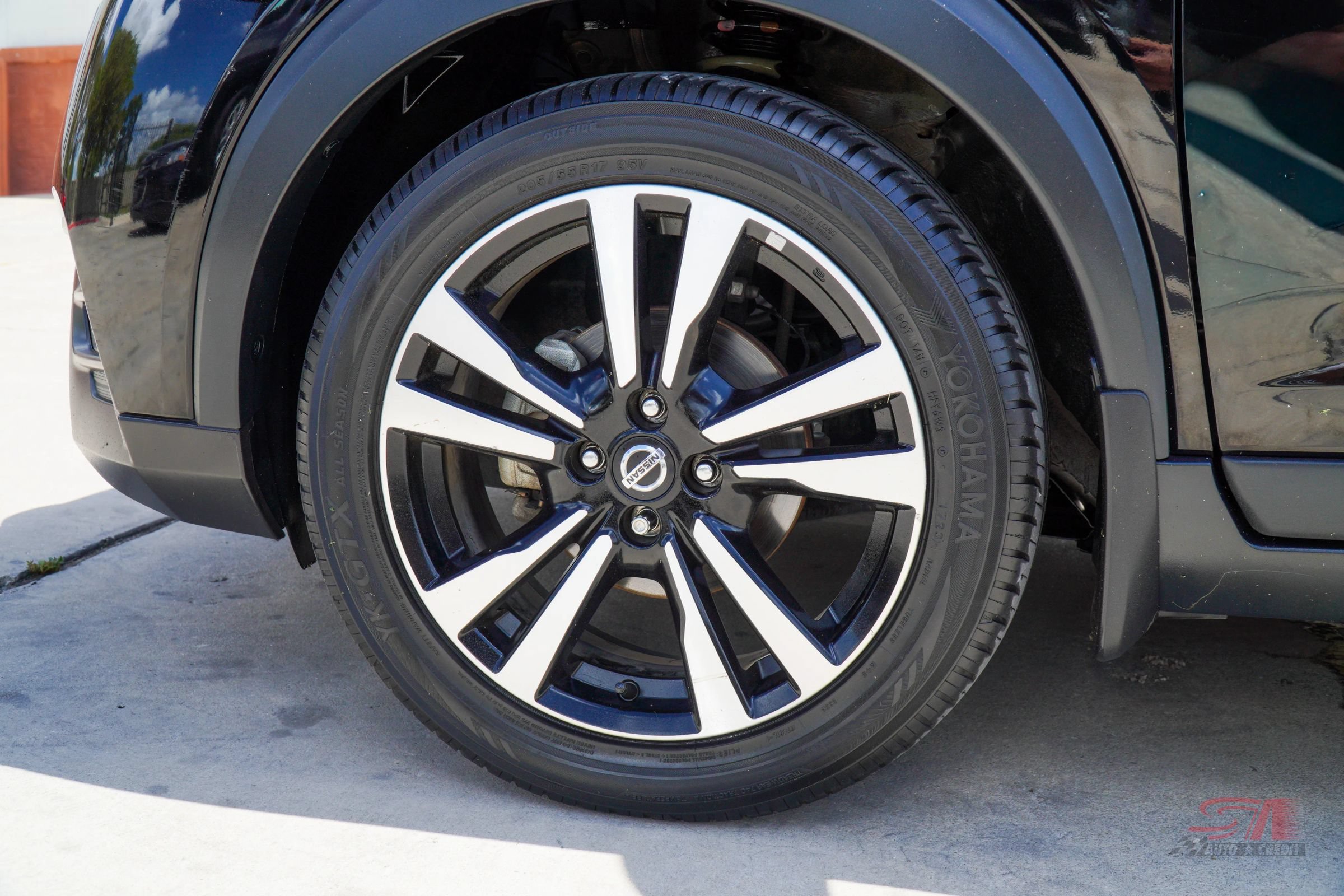 Used 2020 Nissan Kicks SV FWD image 9