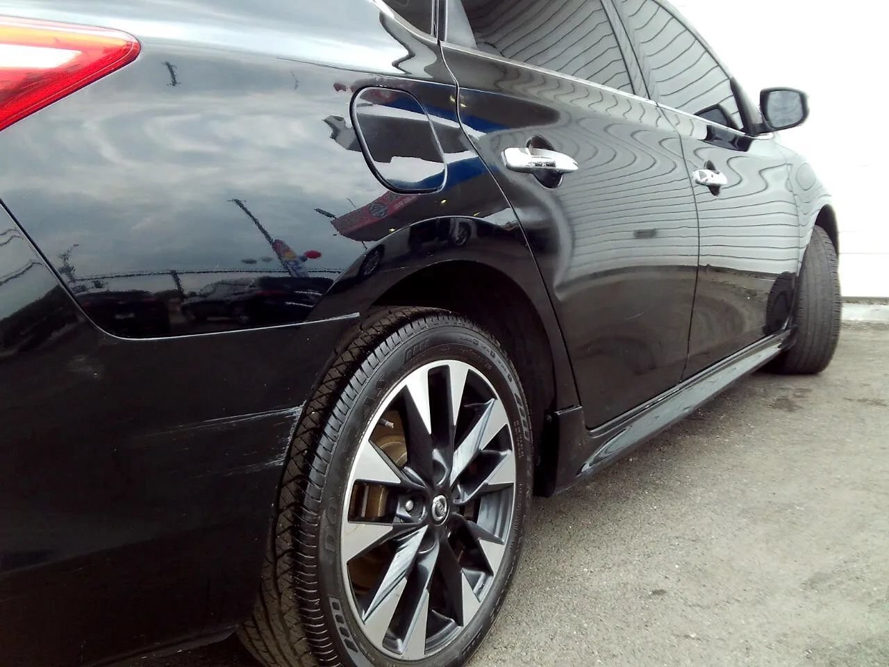 Used 2019 Nissan Sentra SR FWD image 6