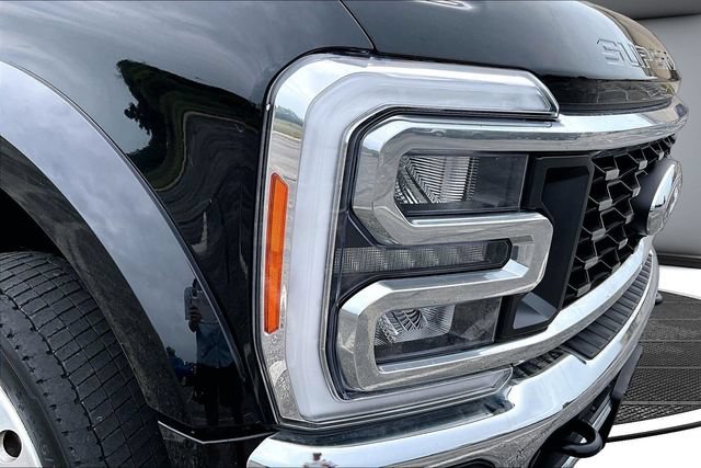 Used 2023 Ford F450 Lariat w/ Lariat Ultimate Package AWD/4WD image 32